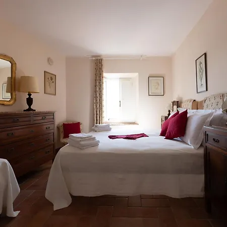 Castello E Borgo Di Porciano *